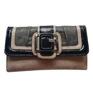 ✅4/25$✅ Guess Trifold wallet